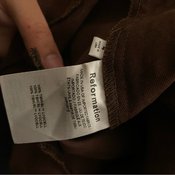 Reformation Mason Pant in Cafe - Picture 3 of 4